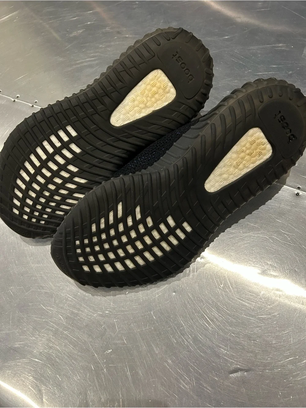 Adidas Yeezy Boost SPLY- 350 V2, size 9